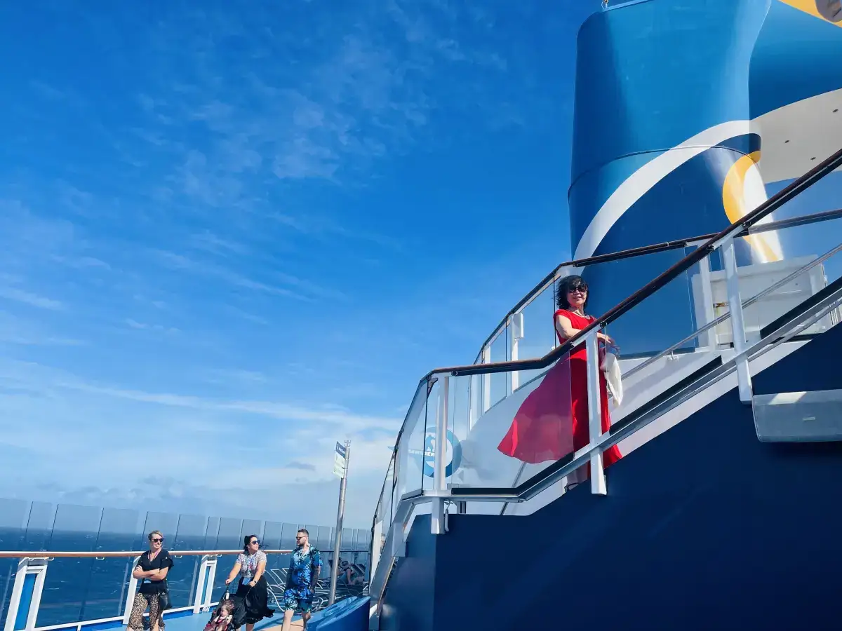 坐着邮轮去旅行